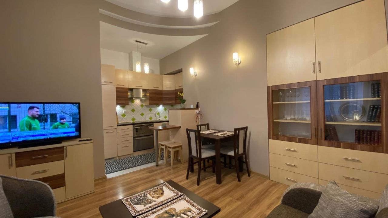 Lublinbnb - Exclusive Family Apartment ------ In The Heart Of Lublin -------------------------------- Bedroom & Living Room & Kitchen Exterior foto
